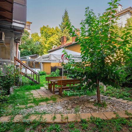 Apartamento Sofia'S 1Bd Colourful Getaway Near Ndk Exterior foto