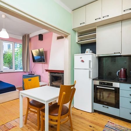 Apartamento Sofia'S 1Bd Colourful Getaway Near Ndk Exterior foto