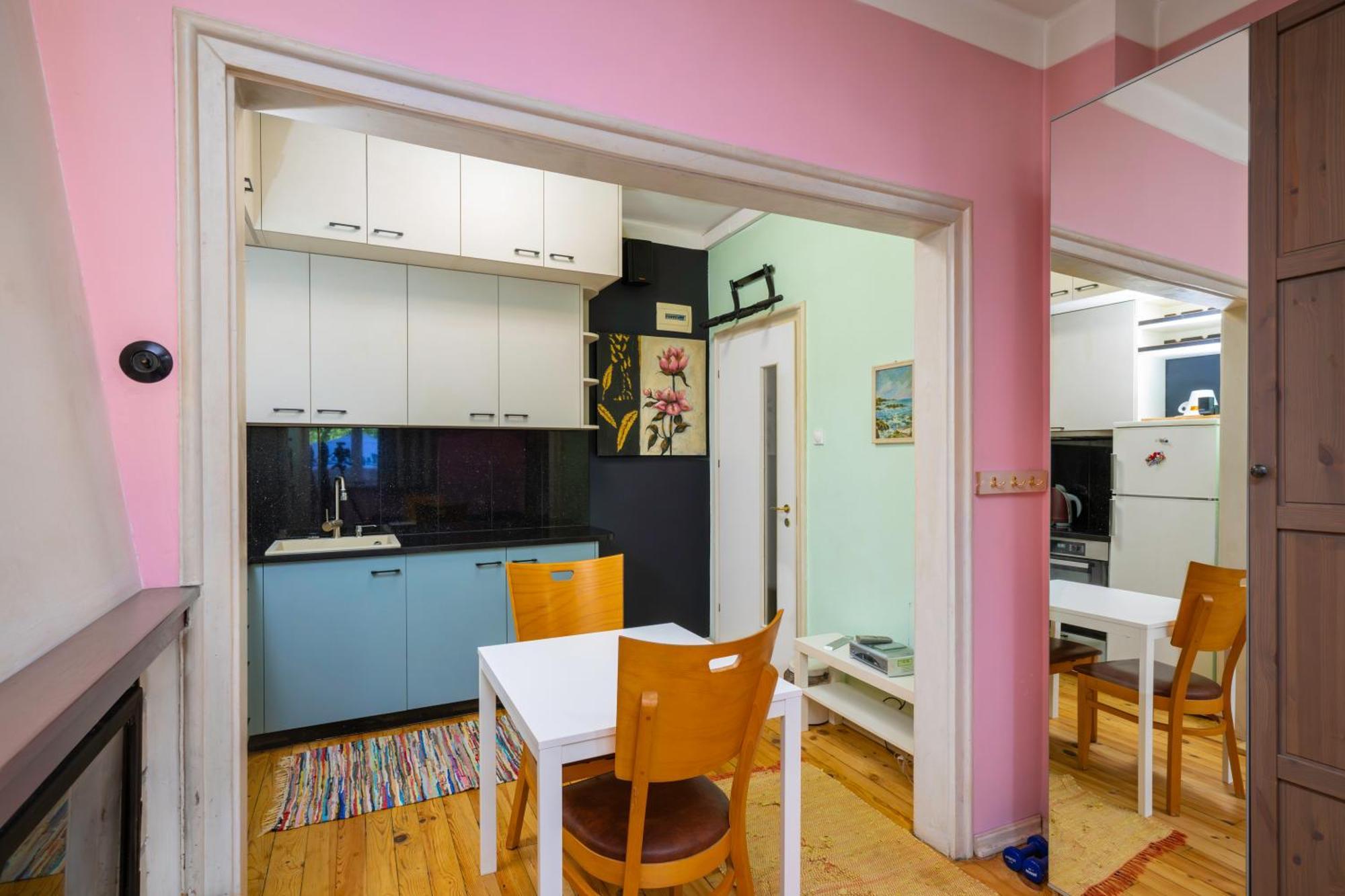 Apartamento Sofia'S 1Bd Colourful Getaway Near Ndk Exterior foto