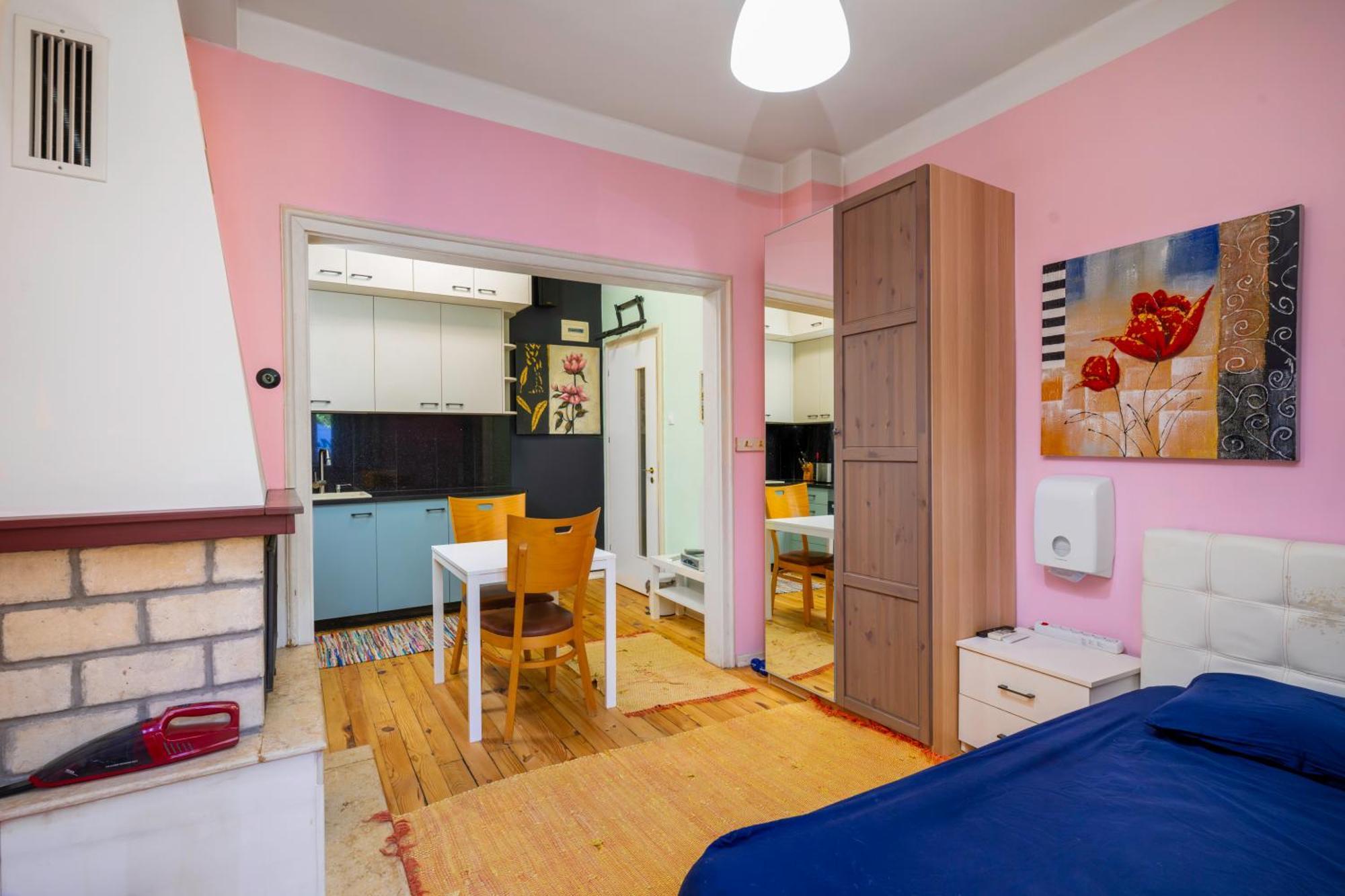 Apartamento Sofia'S 1Bd Colourful Getaway Near Ndk Exterior foto